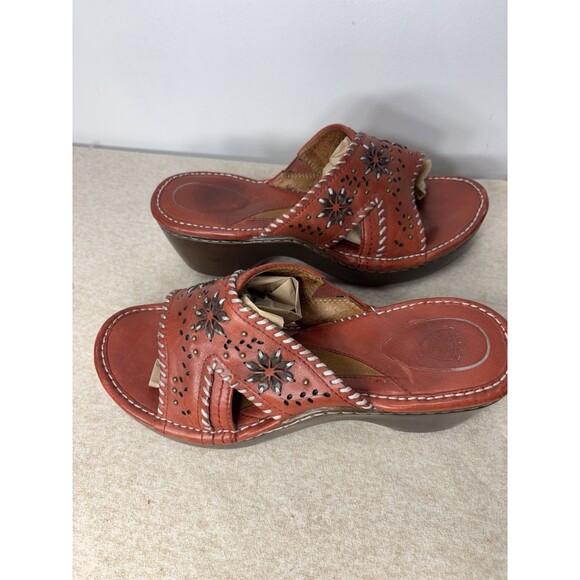 Ariat Womens Bella Clogs  Sandals Slip On Size 8 B Chili Red Leather  Stitching - Picture 3 of 12